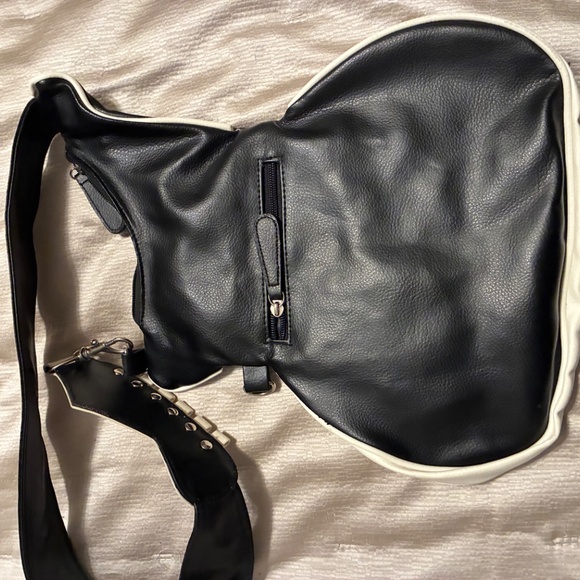 Purse - Picture 2 of 3